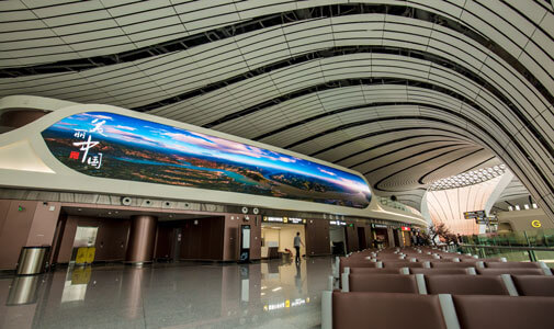 Más allá de su imaginación, las gigantes pantallas de LianTronics ayuda la terminal más grande del mundo- el Aeropuerto Internacional de Beijing Daxing